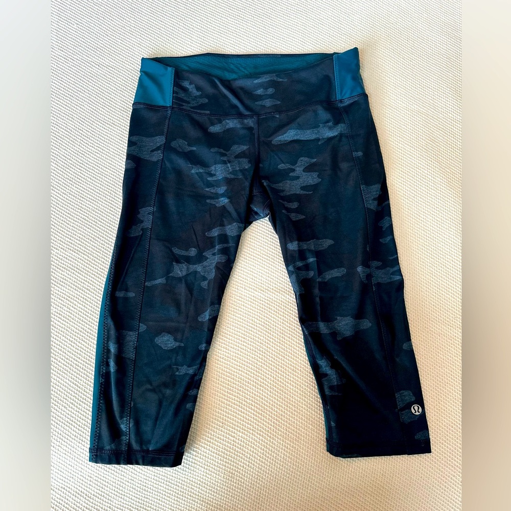 Lululemon blue camo crops - size 8